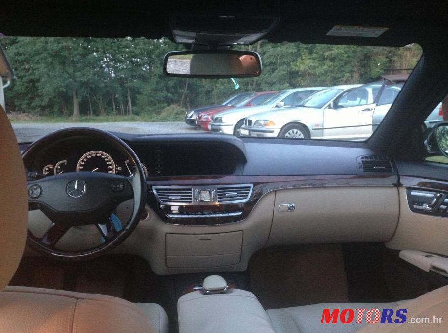 2006' Mercedes-Benz S-Class 320 Cdi photo #3