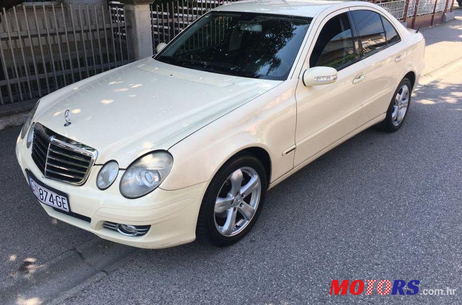 2005' Mercedes-Benz E-Klasa 200 Cdi photo #2