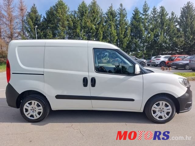 2015' Fiat Doblo 1.3 Jtdm Cargo photo #5