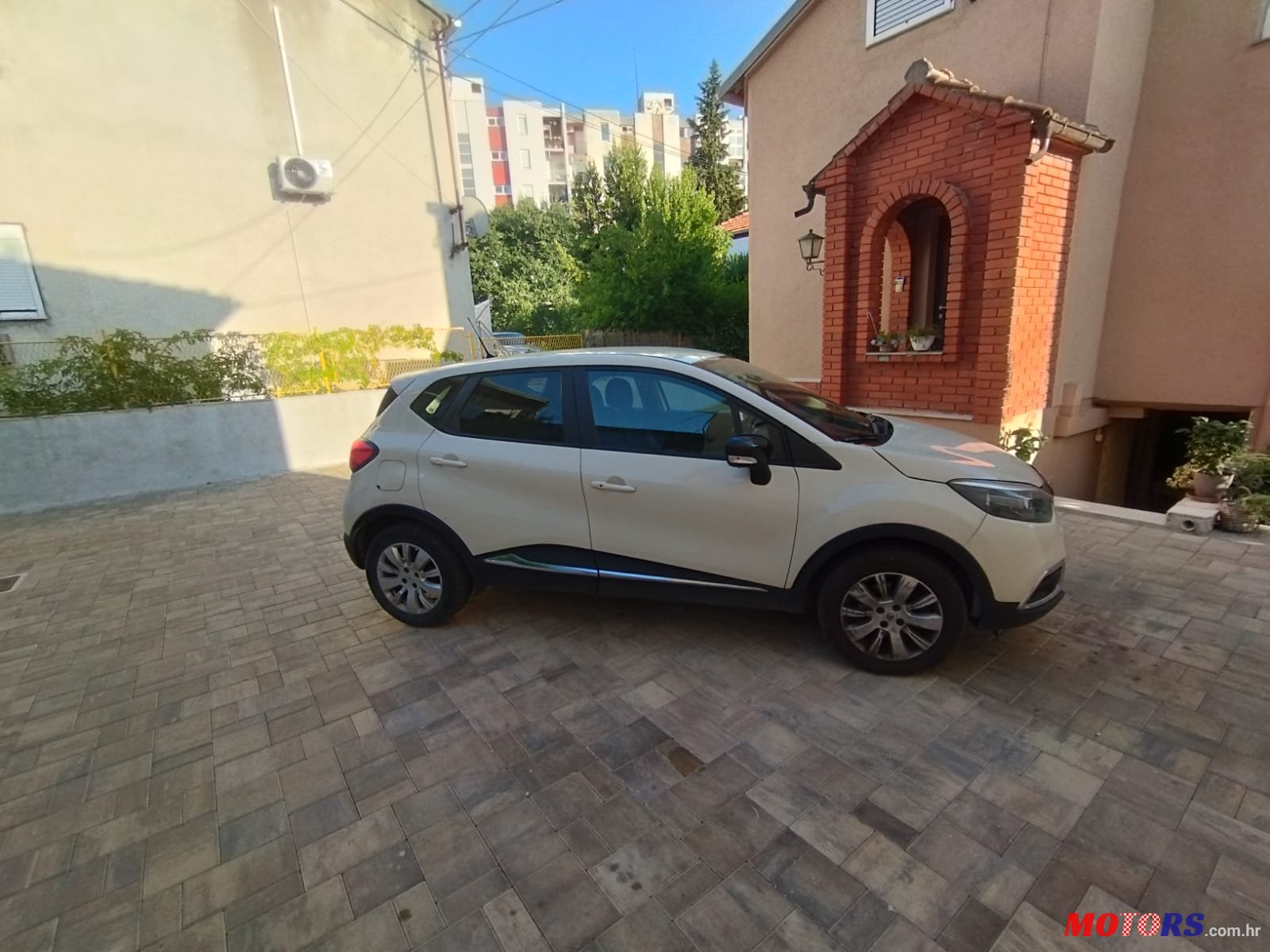 2015' Renault Captur photo #6