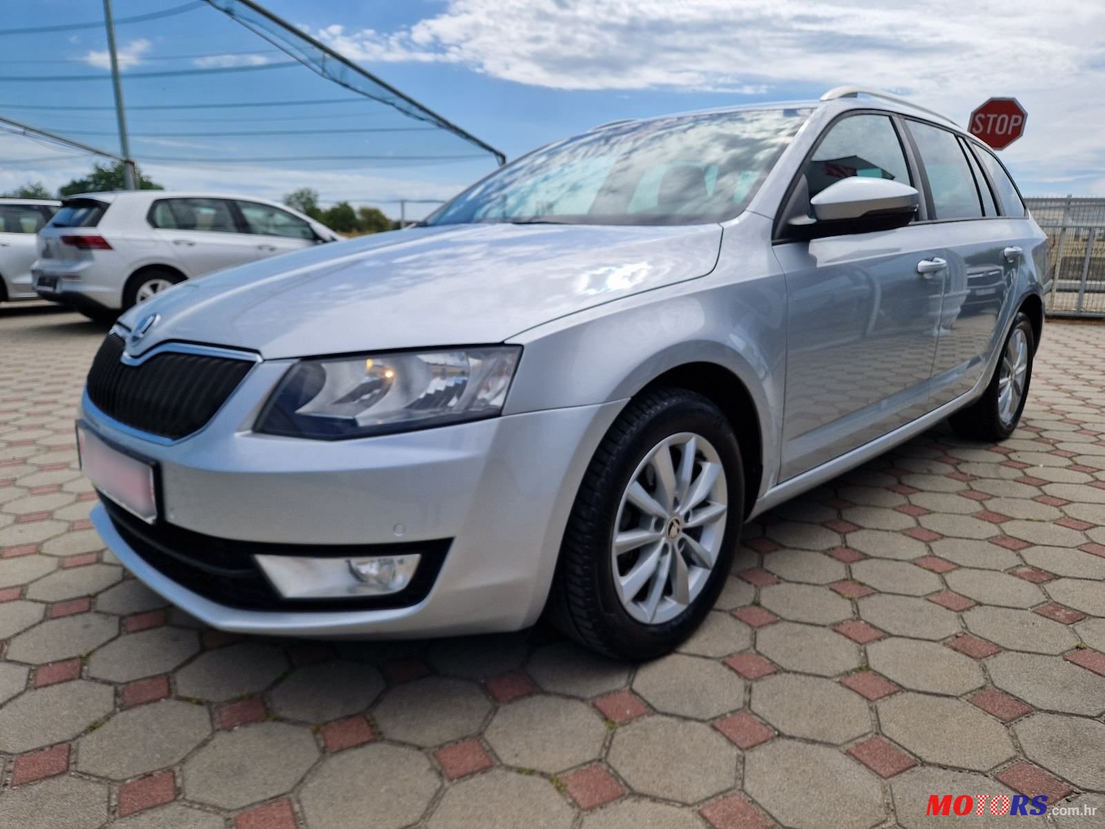 2013' Skoda Octavia Combi photo #3