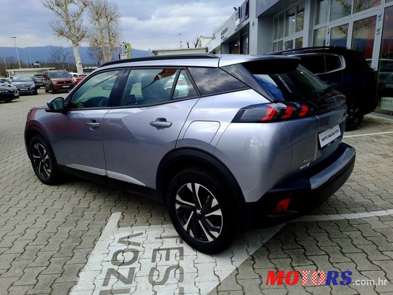 2020' Peugeot 2008 photo #4