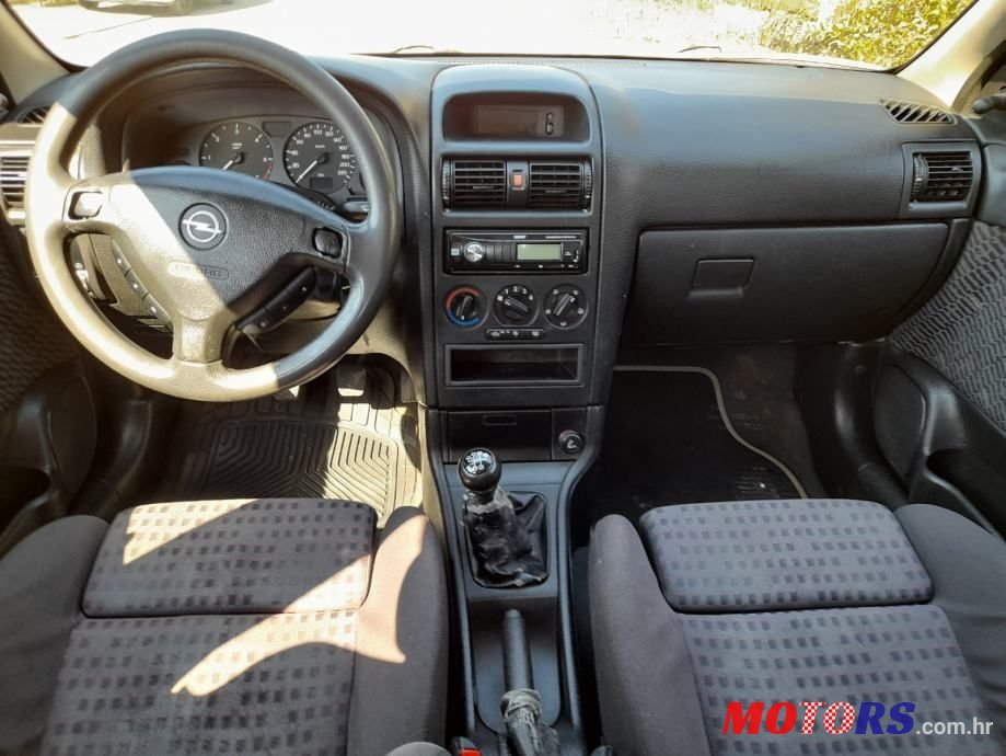 2001' Opel Astra Karavan photo #2