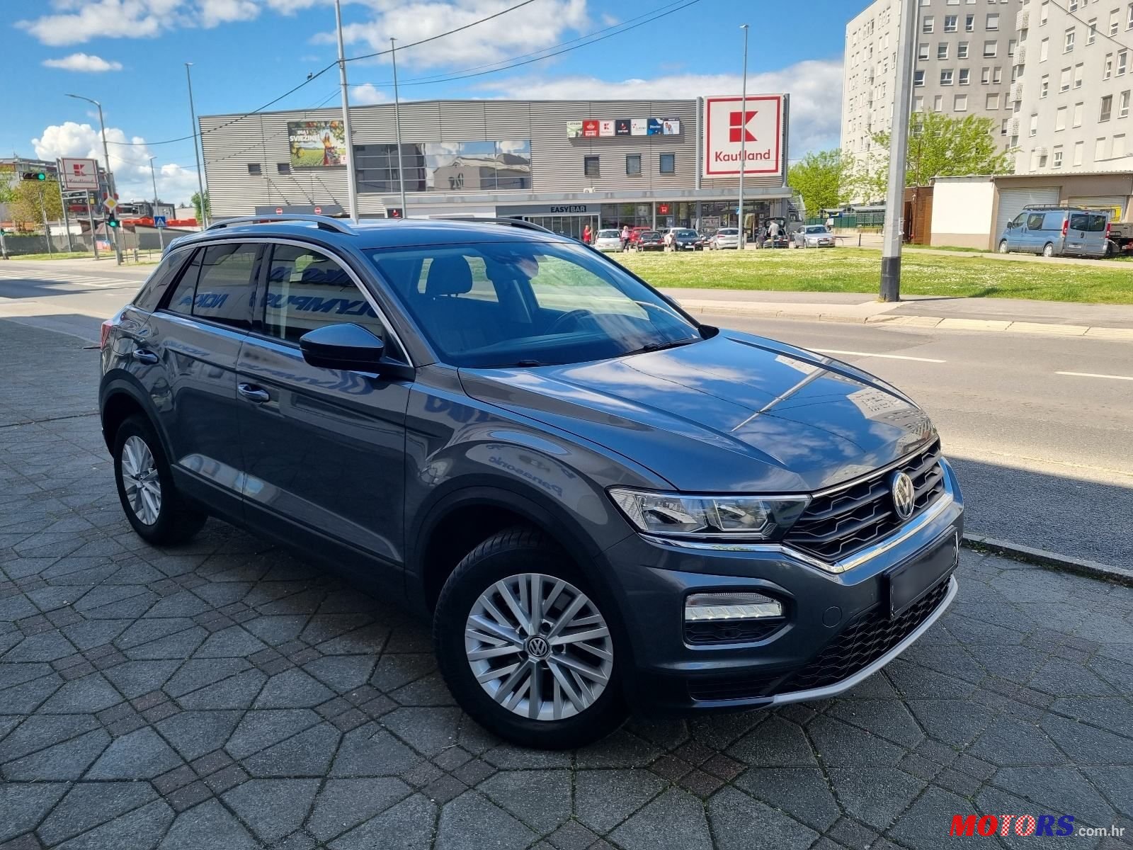 2018' Volkswagen T-Roc 1,0 Tsi photo #5