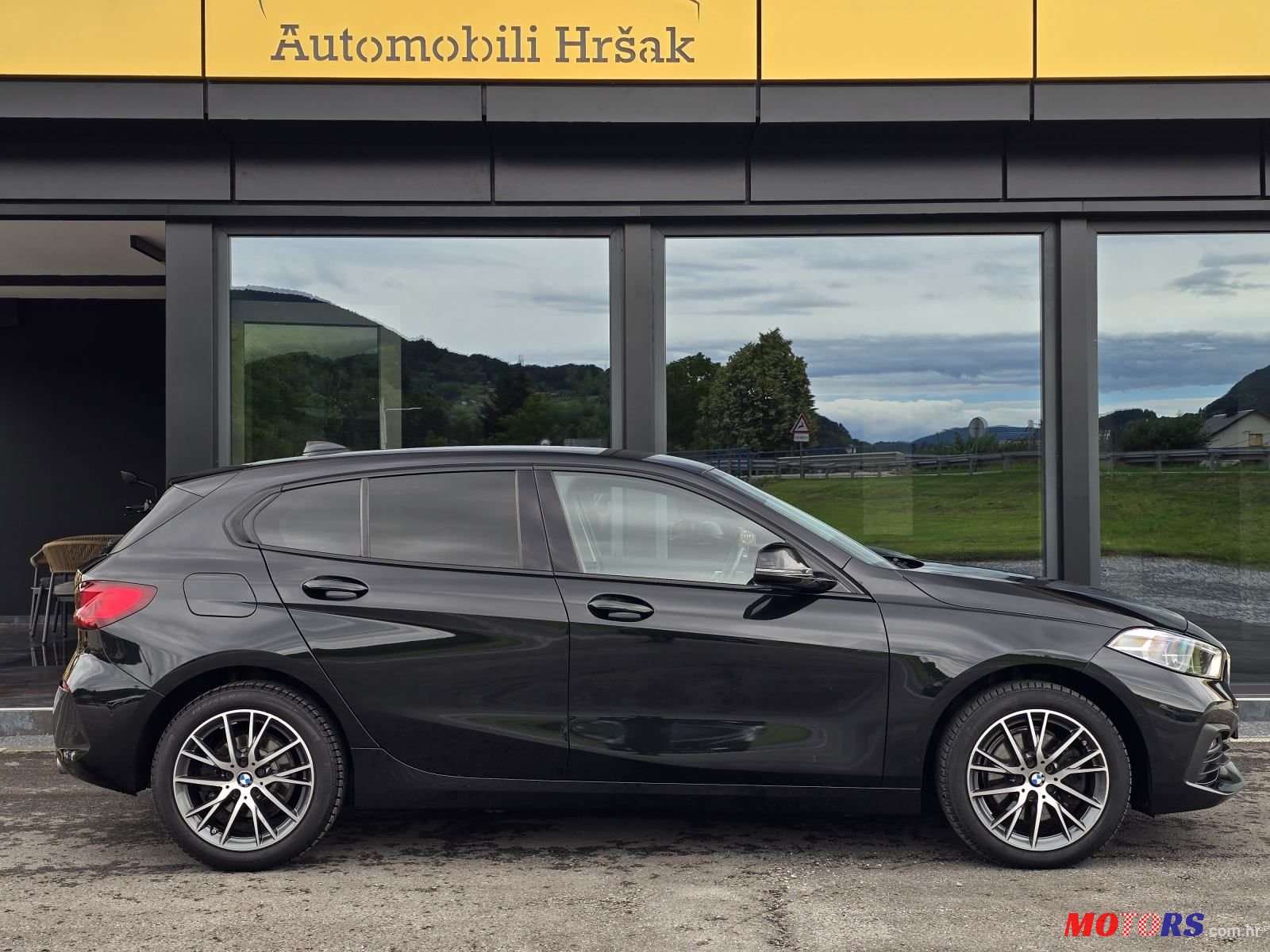 2023' BMW Serija 1 118D photo #4