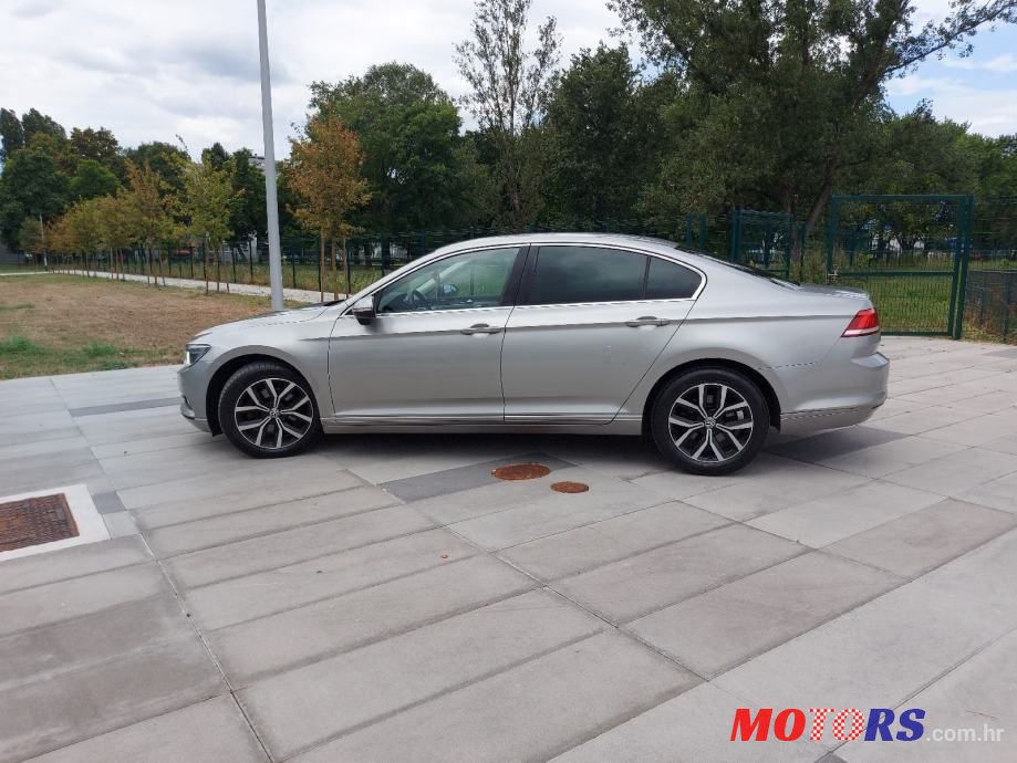 2015' Volkswagen Passat photo #3
