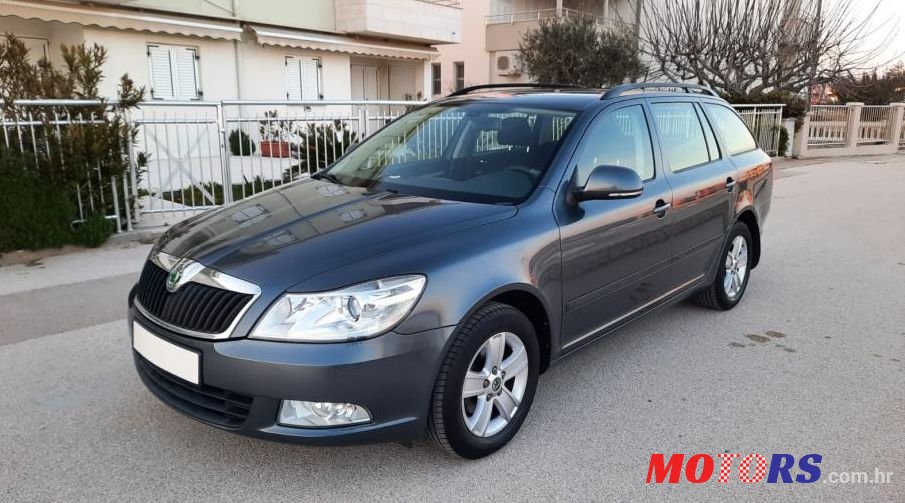 2010' Skoda Octavia Combi 1,6 Tdi photo #1