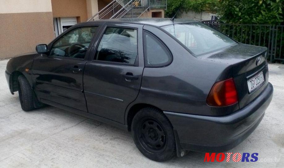 1999' Volkswagen Polo Classic Classic 1,4 photo #1