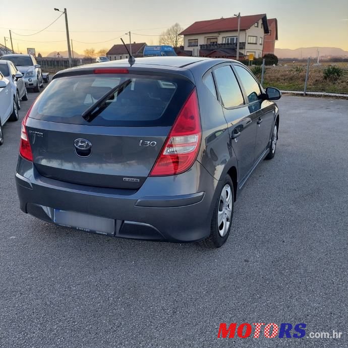 2011' Hyundai i30 1,6 Crdi photo #4