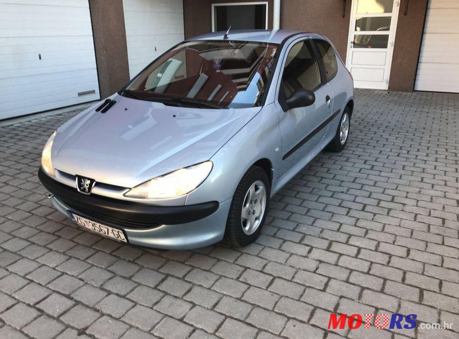 2003' Peugeot 206 206 1,4 Hdi photo #2