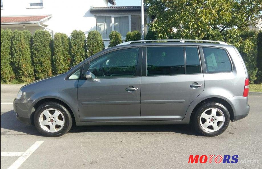 2004' Volkswagen Touran 2,0 Tdi photo #1