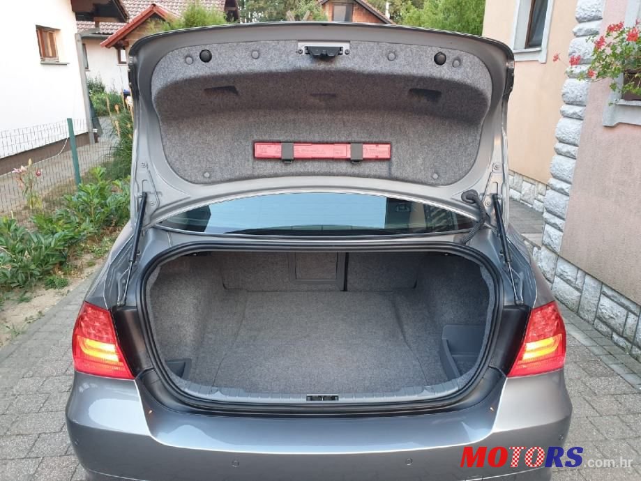 2011' BMW Serija 3 318D photo #4