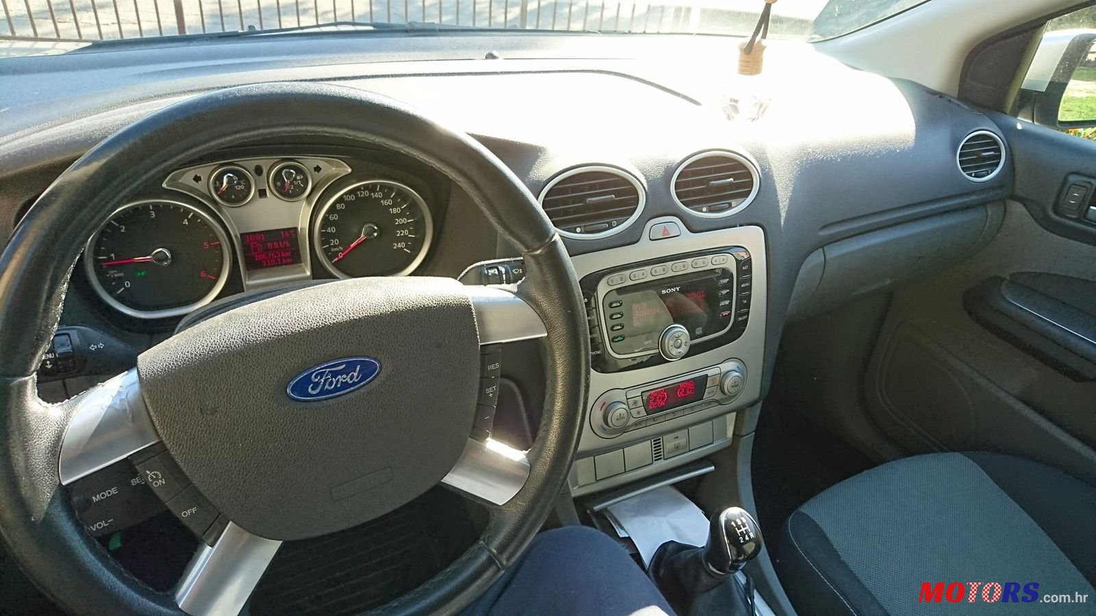 2011' Ford Focus photo #1