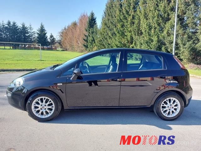 2011' Fiat Punto Evo photo #4