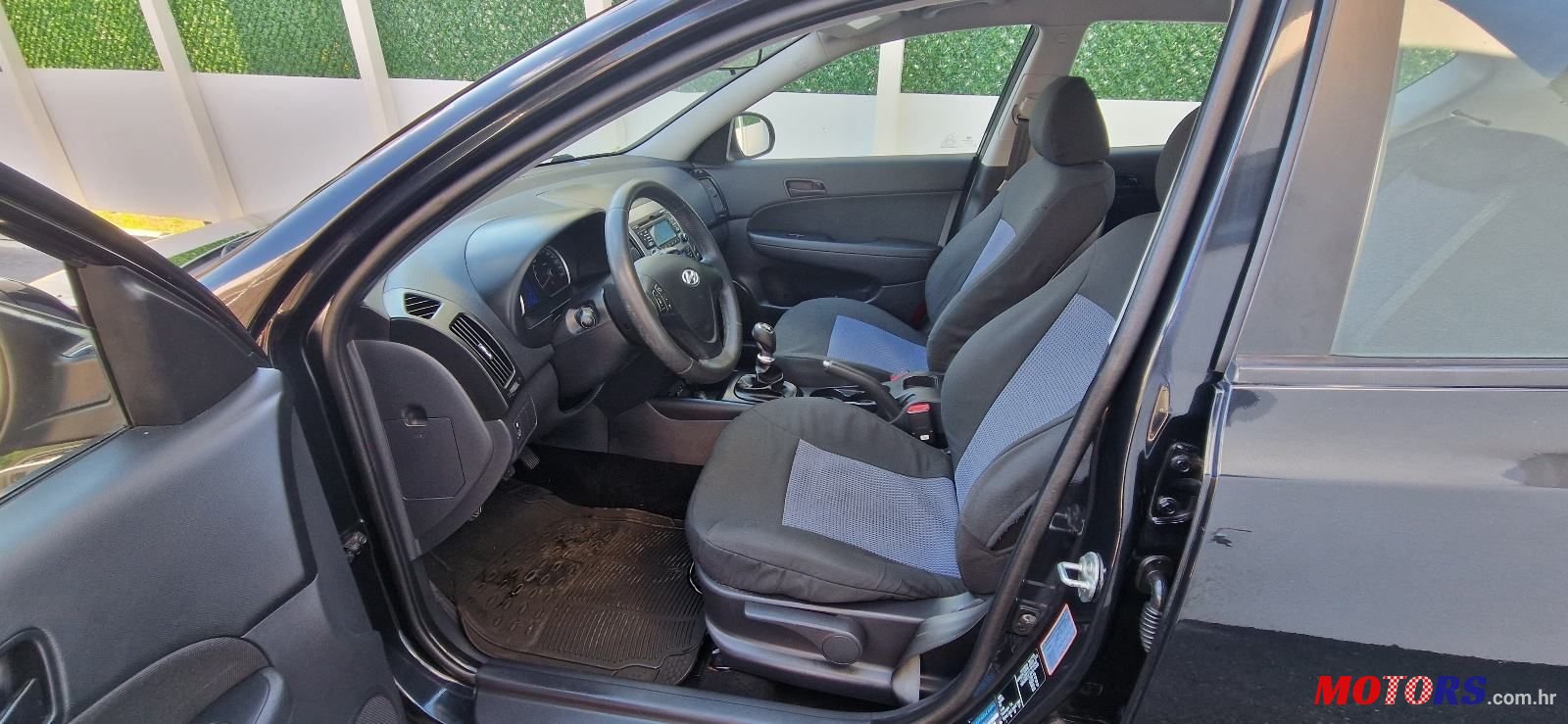 2011' Hyundai i30 1,4 16V photo #5