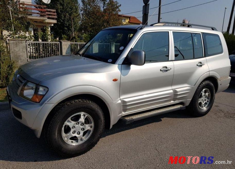 2001' Mitsubishi Pajero 3,2 Did Gls photo #1