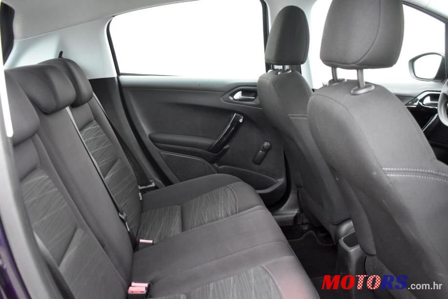 2018' Peugeot 208 1.6 Hdi photo #6