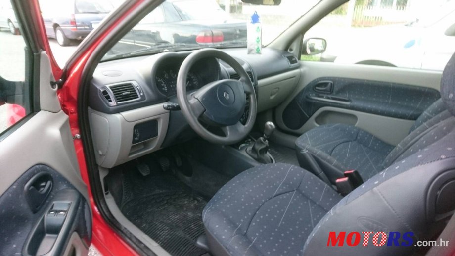 2003' Renault Clio photo #3