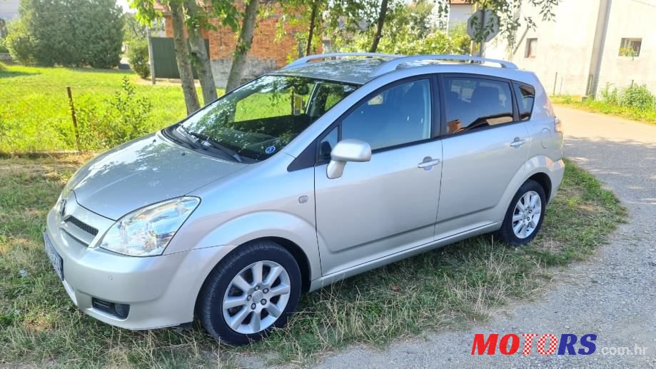 2007' Toyota Verso 2.2 D-4D photo #1