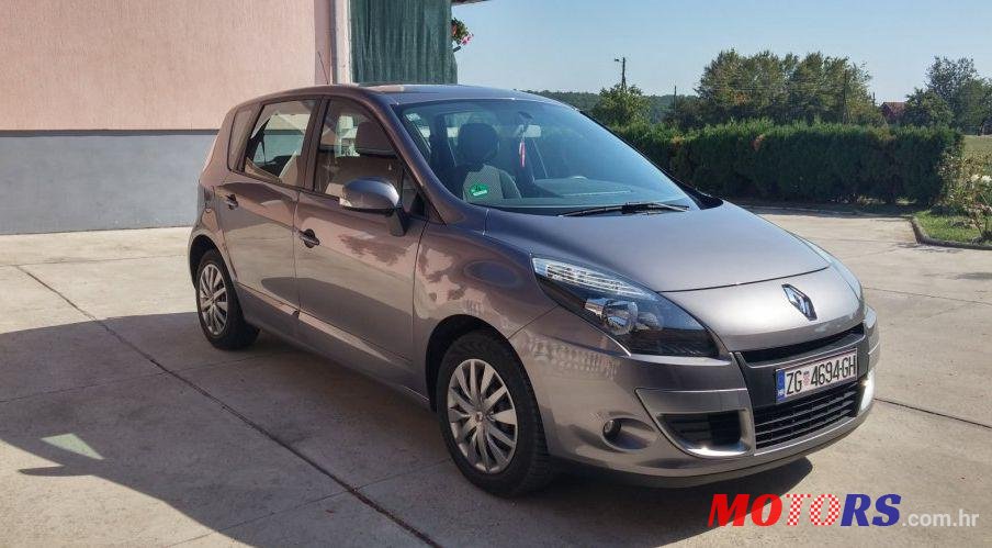 2011' Renault Scenic 1,5 Dci photo #2