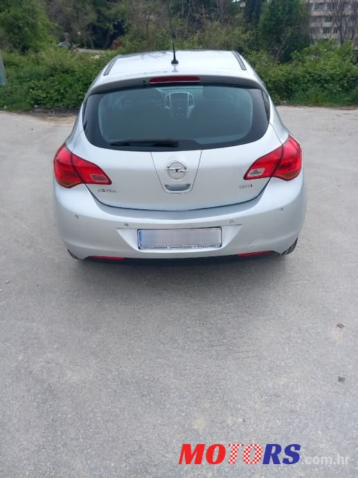2012' Opel Astra 1,7 Cdti photo #3