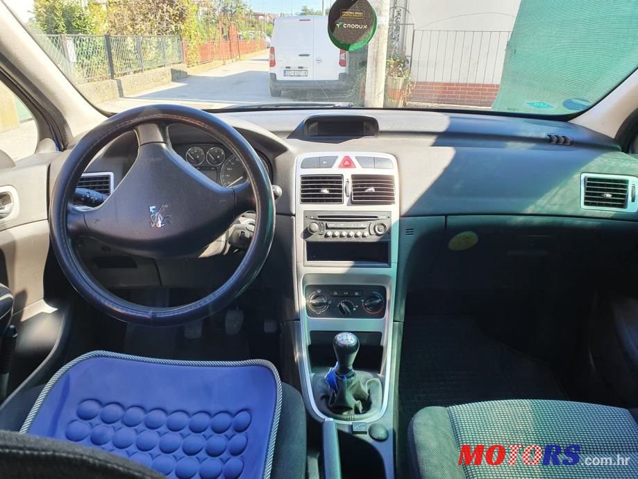 2005' Peugeot 307 photo #6