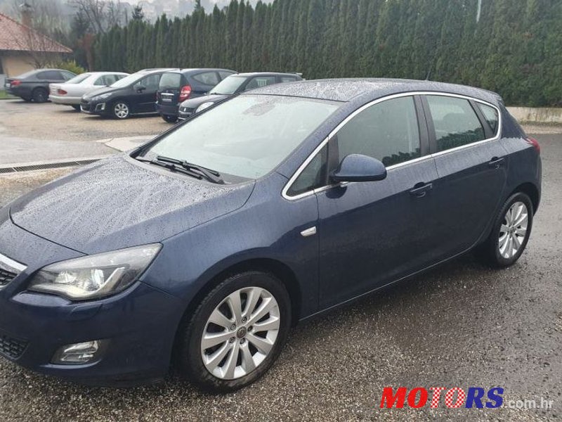 2011' Opel Astra 1,7 Cdti photo #1