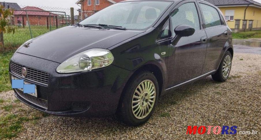 2009' Fiat Punto Evo Gradne photo #2