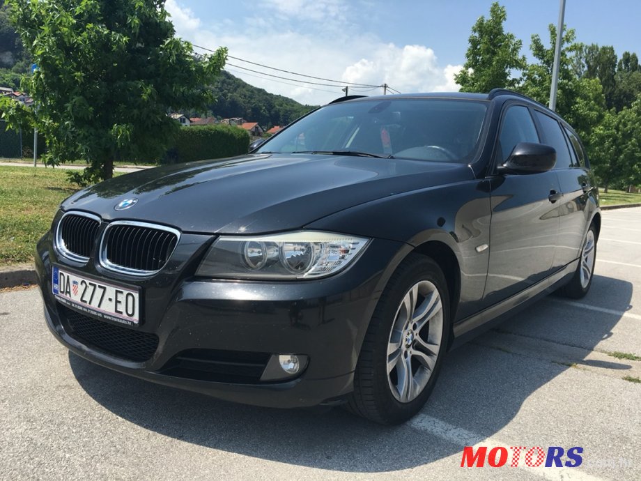 2010' BMW 3 Series Touring photo #1