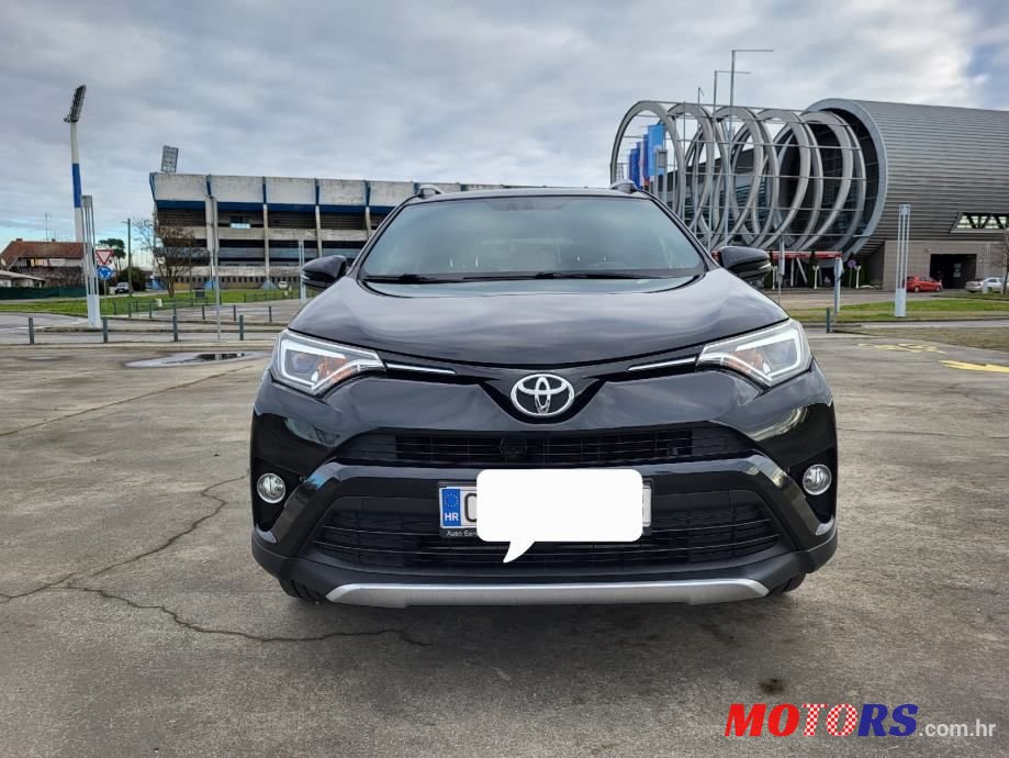 2015' Toyota RAV4 photo #2
