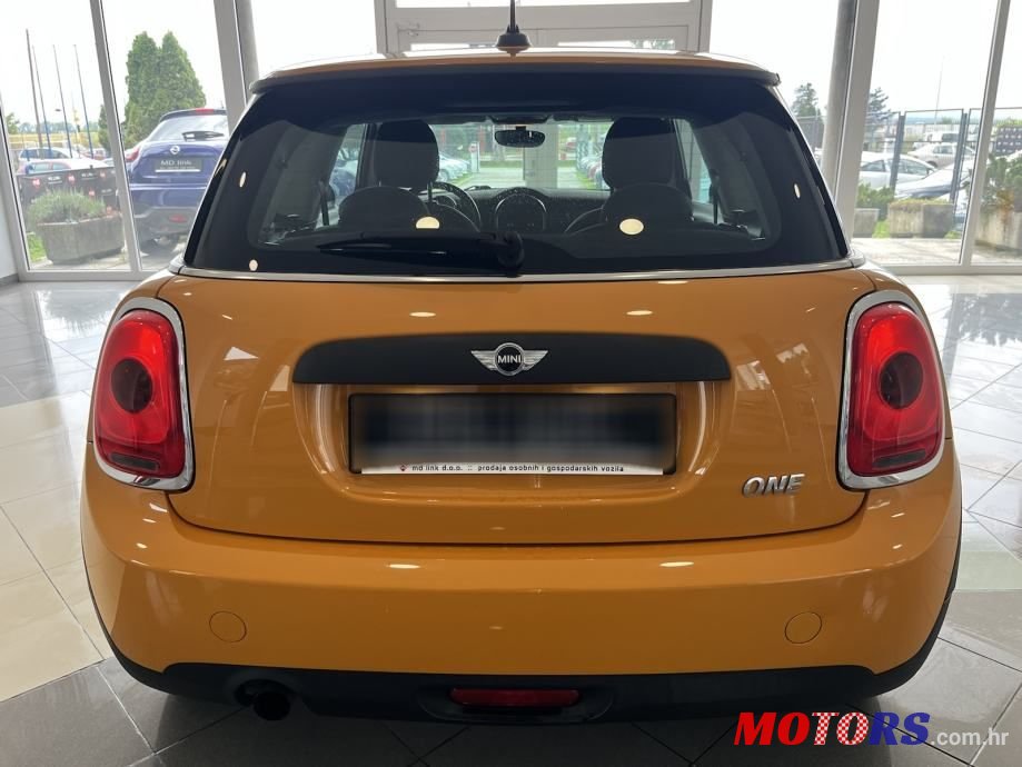 2015' MINI Cooper photo #5