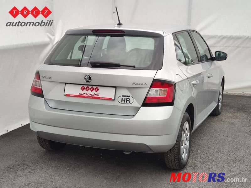 2016' Skoda Fabia photo #2