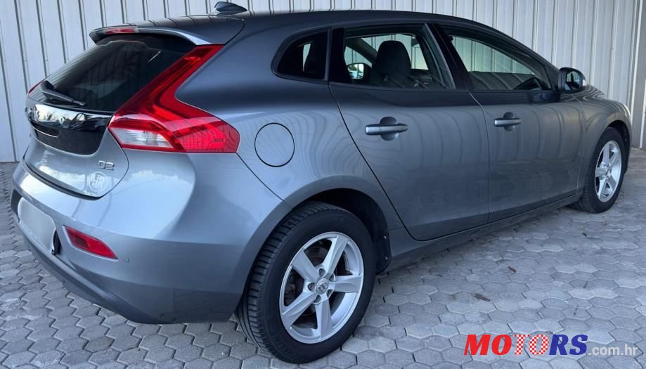 2018' Volvo V40 D2 photo #4