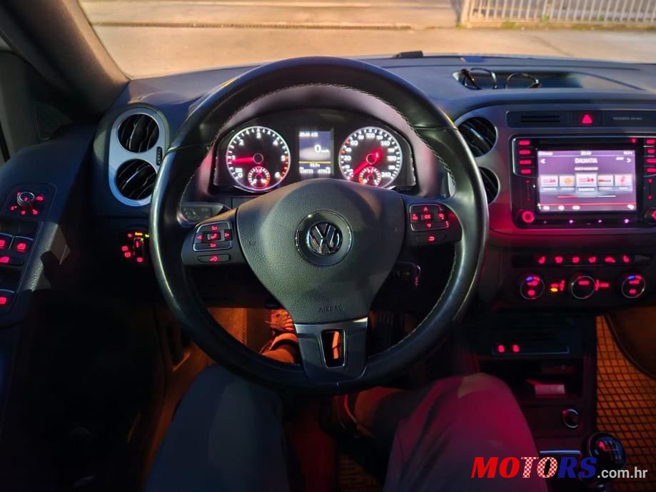 2015' Volkswagen Tiguan 2,0 Tdi Bmt photo #5