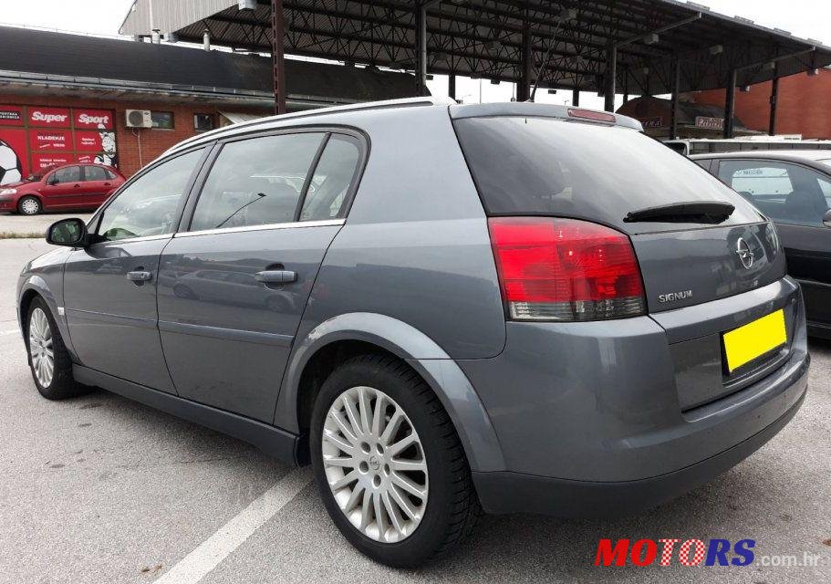 2005' Opel Signum 1,9 Cdti 16V photo #1