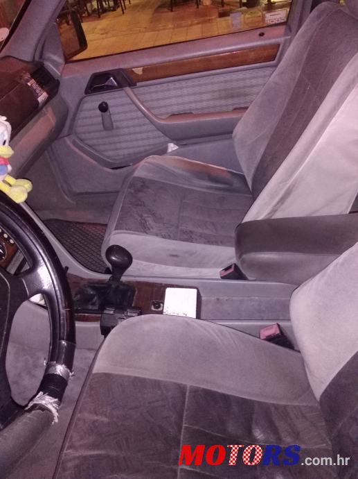 1995' Mercedes-Benz 124 photo #6