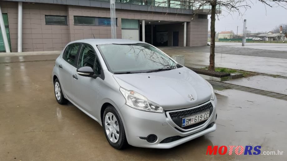 2014' Peugeot 208 1,4 Hdi photo #2