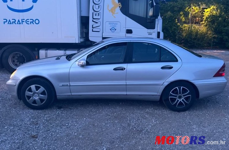 2002' Mercedes-Benz C-Klasa 200 Classic photo #2