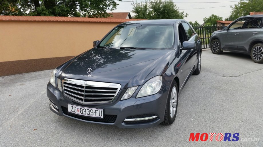 2011' Mercedes-Benz E-Class photo #1