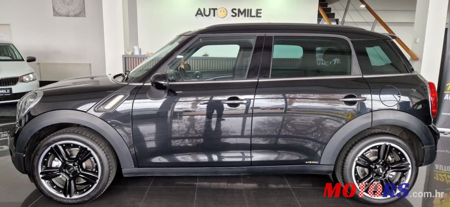 2015' MINI Countryman Cooper Sd photo #2
