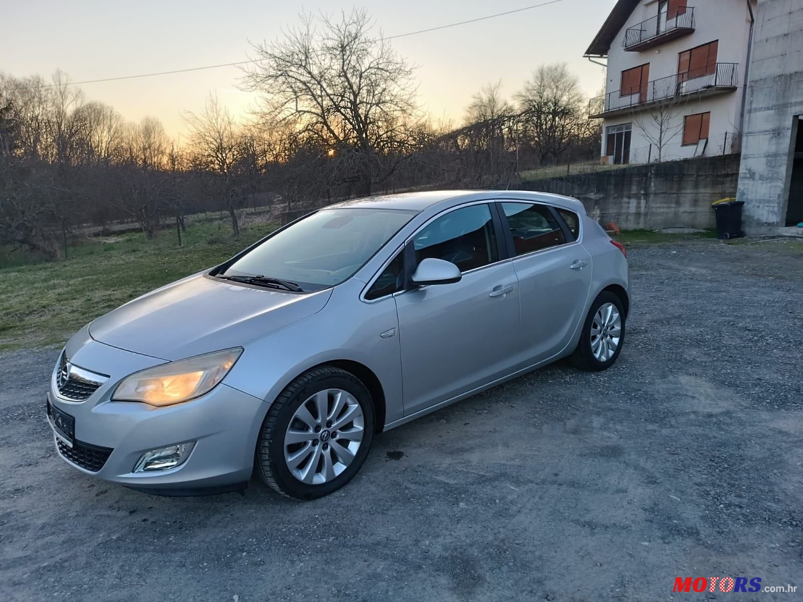 2010' Opel Astra 1,7 Cdti photo #1