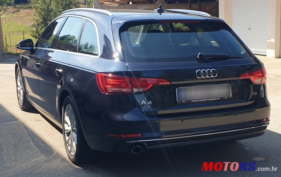 2016' Audi A4 Avant photo #2