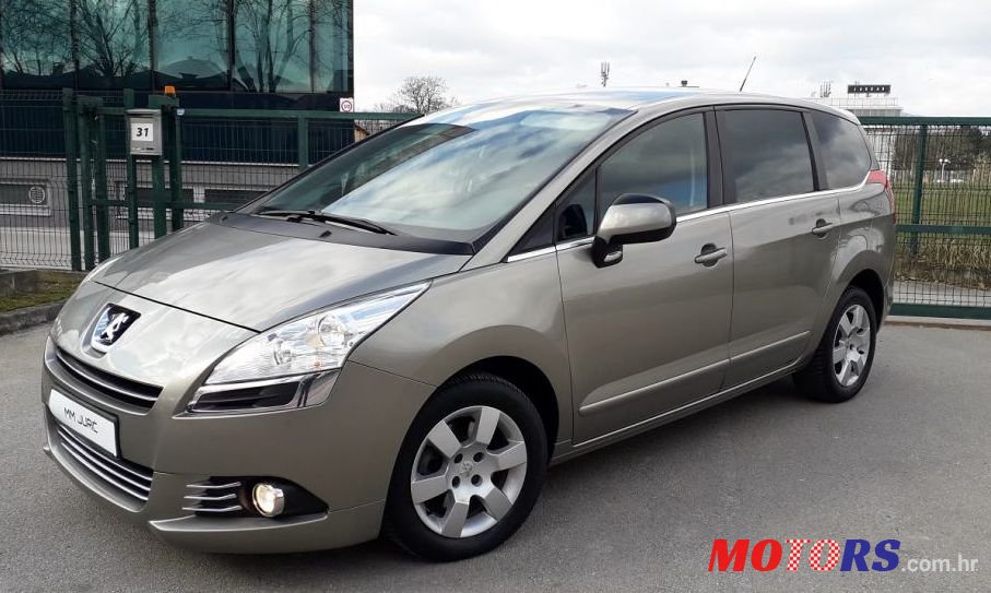 2013' Peugeot 5008 2,0 Hdi photo #1