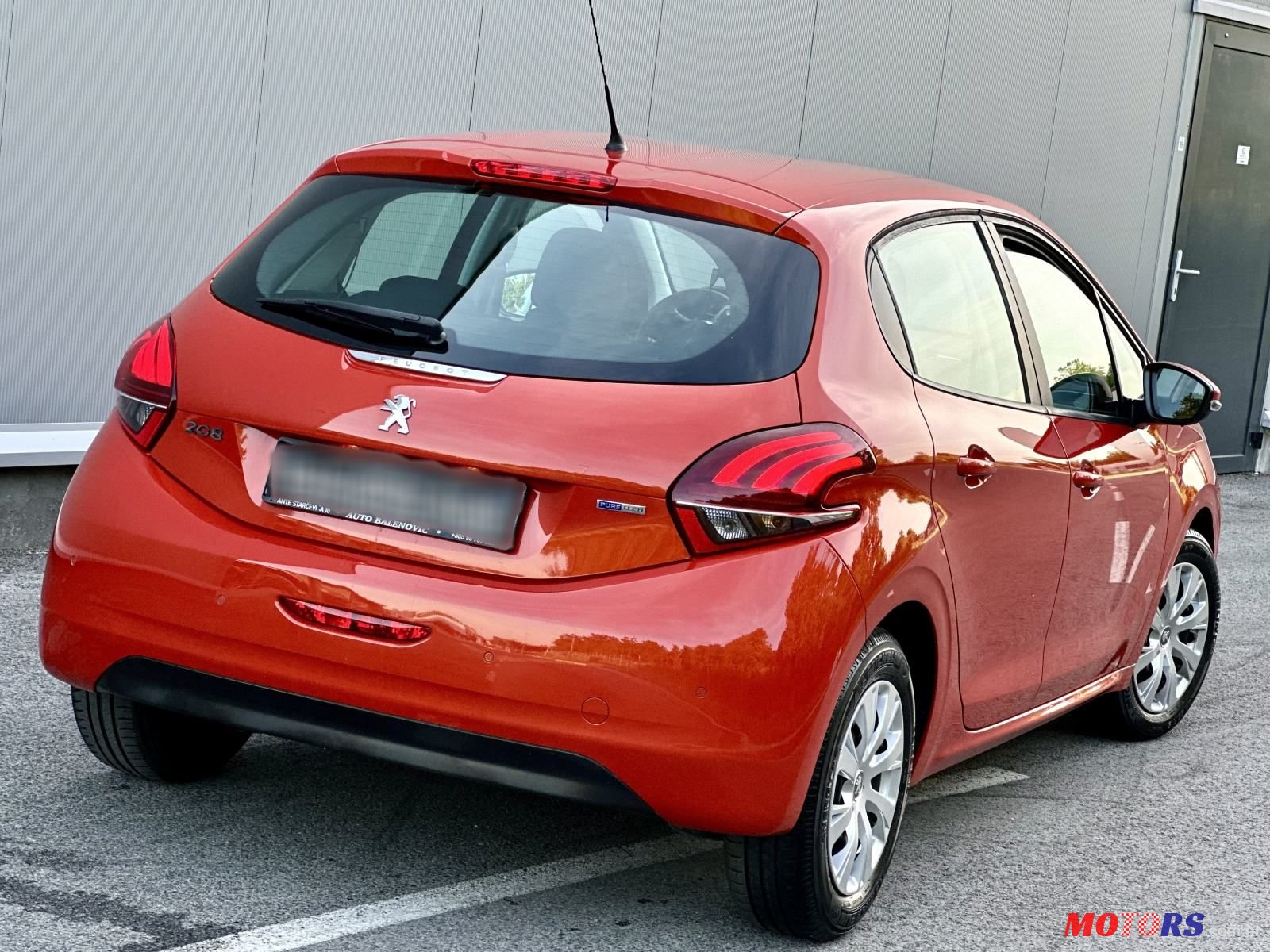 2017' Peugeot 208 1,2 Puretech photo #2