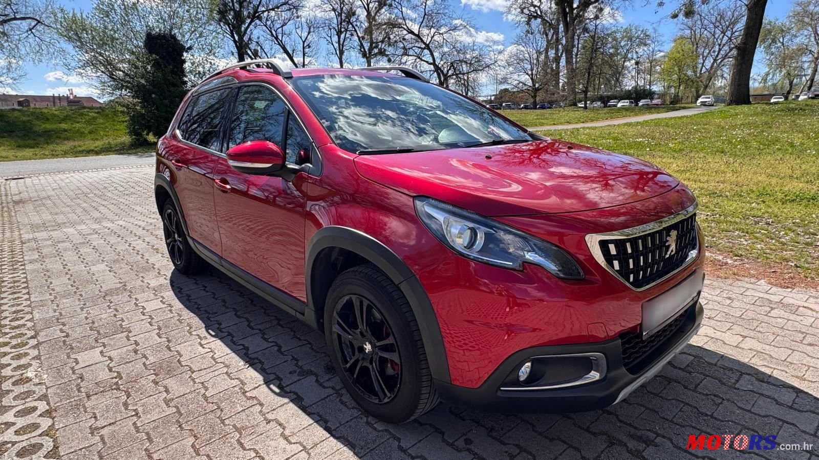 2018' Peugeot 2008 1,2 Puretech photo #1