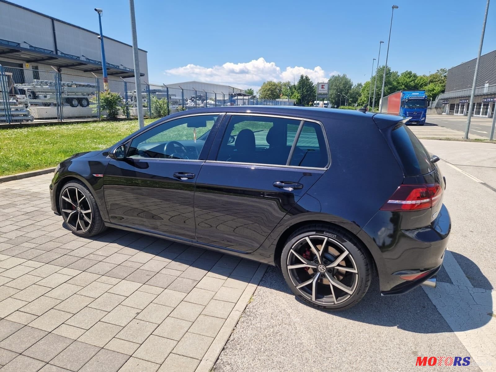 2015' Volkswagen Golf VII 2.0 Gti photo #4