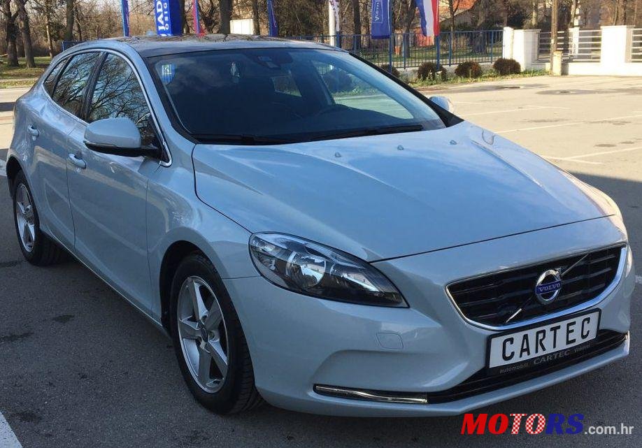2014' Volvo V40 D2 photo #2