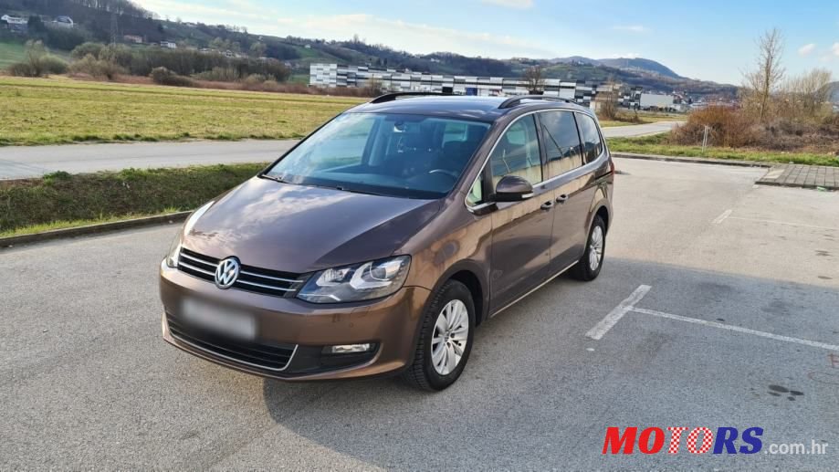 2012' Volkswagen Sharan photo #1