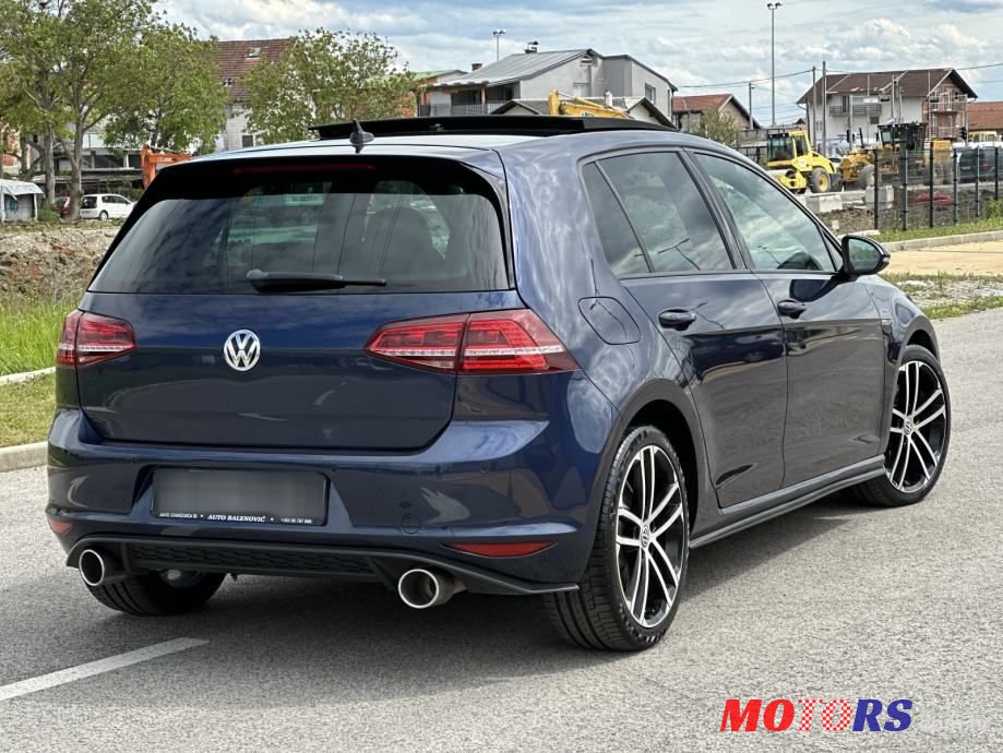 2015' Volkswagen Golf VII 2.0 Gtd photo #3