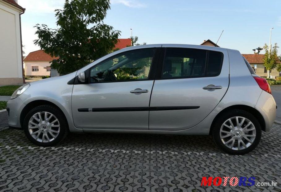 2008' Renault Clio 1,5 Dci photo #1
